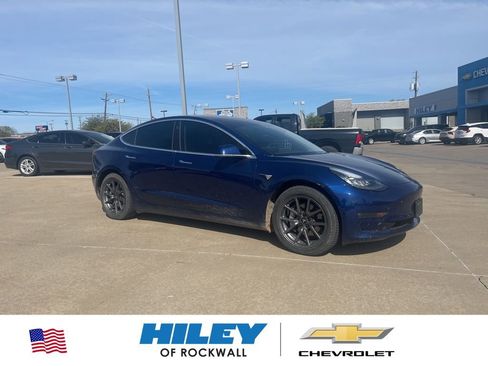 Used 2018 Tesla Model 3 Long Range image 1