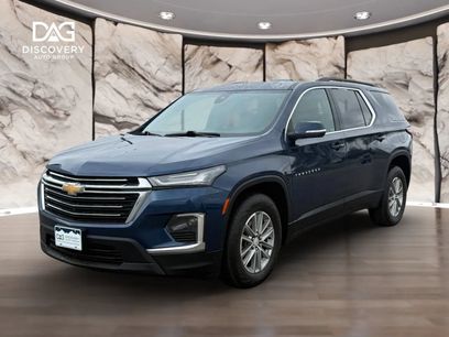 Used 2023 Chevrolet Traverse LT w/ Rear Camera Mirror Package