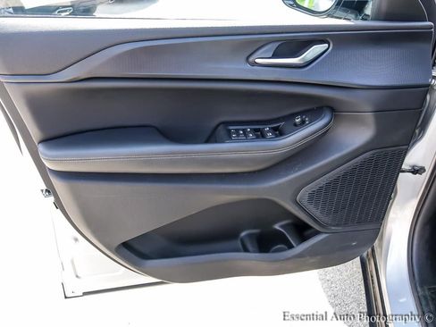 Used 2023 Jeep Grand Cherokee L Laredo AWD/4WD image 23