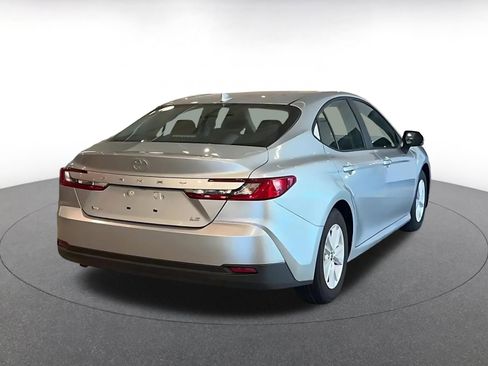 Used 2025 Toyota Camry LE image 14