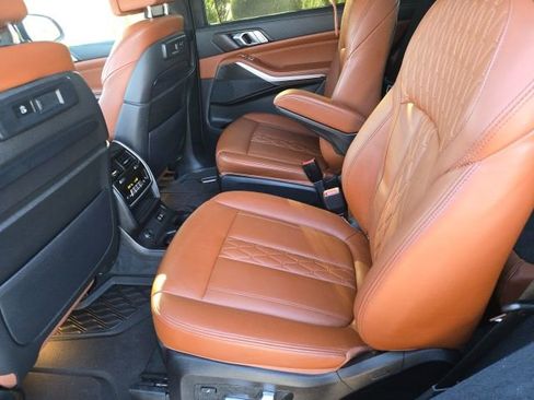 Used 2022 BMW X7 xDrive40i w/ M Sport Package image 7