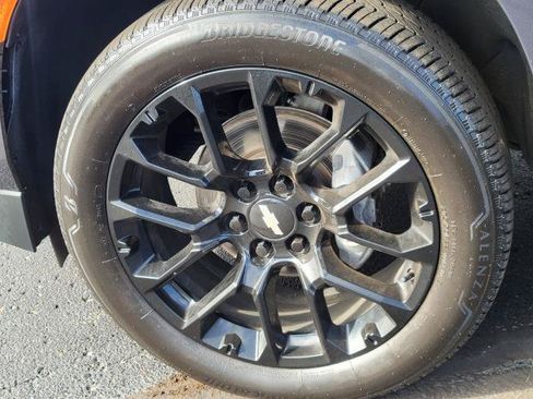 Used 2023 Chevrolet Suburban High Country AWD/4WD image 5