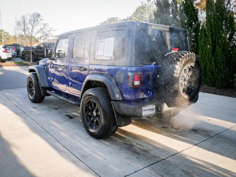 Used 2018 Jeep Wrangler Unlimited Sport image 8