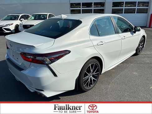 Certified 2024 Toyota Camry SE FWD image 9