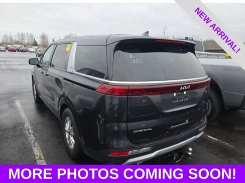 Used 2024 Kia Carnival LX image 5
