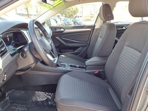 Used 2024 Volkswagen Jetta S image 9