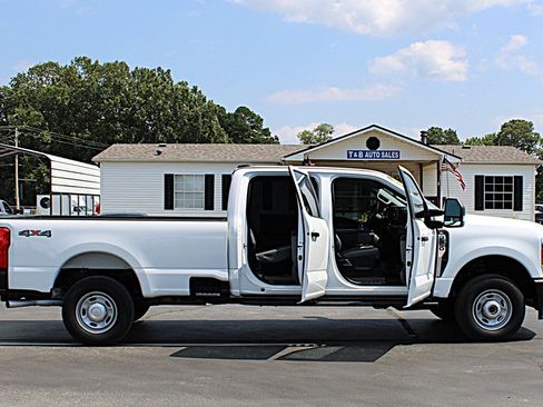 Used 2025 Ford F350 XL AWD/4WD image 9