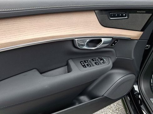 Certified 2026 Volvo XC90 B6 Plus AWD/4WD image 12