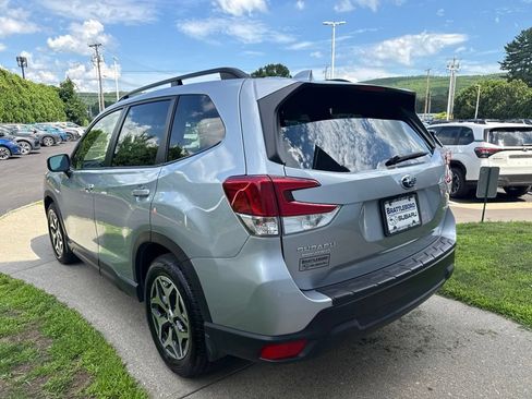 Used 2021 Subaru Forester Premium AWD/4WD image 6