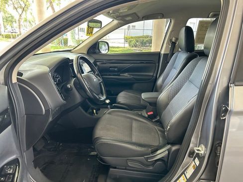Used 2015 Mitsubishi Outlander SE FWD image 5