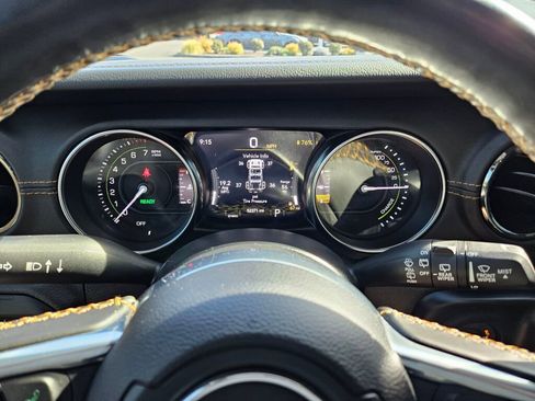 Used 2022 Jeep Wrangler Unlimited Sahara AWD/4WD image 24