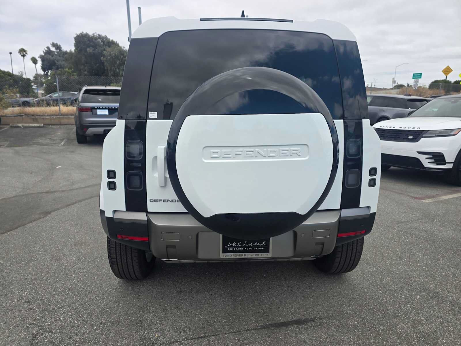 New 2026 Land Rover Defender 110 S AWD/4WD image 4
