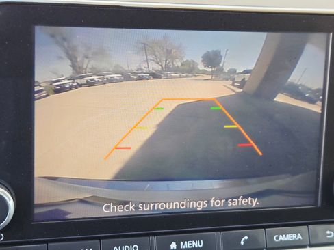 Used 2023 Nissan Rogue SV image 15