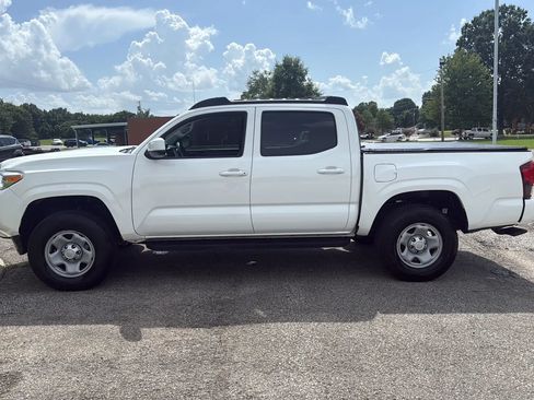 Used 2023 Toyota Tacoma SR AWD/4WD image 2