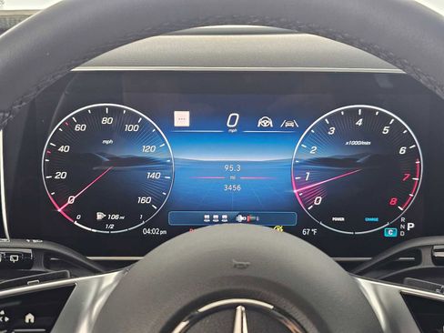 Used 2026 Mercedes-Benz GLC 300 image 24