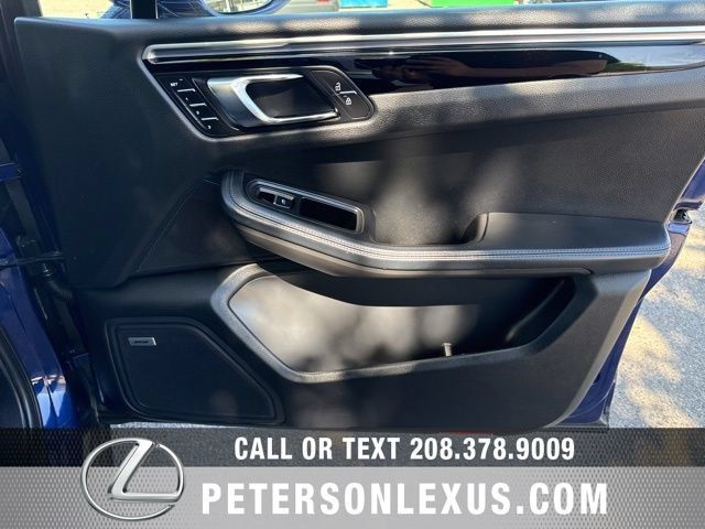 Used 2022 Porsche Macan AWD/4WD image 12
