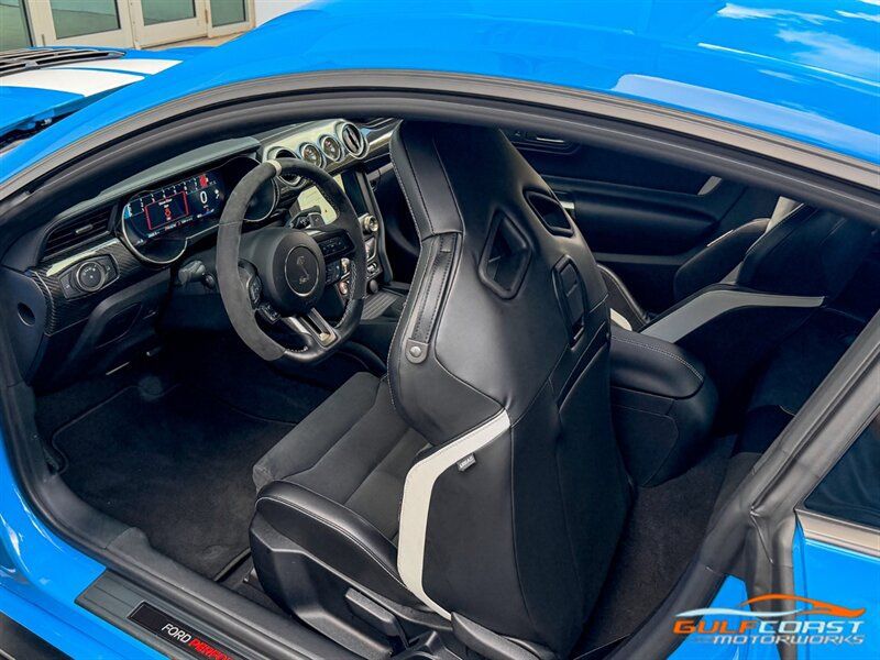 Used 2022 Ford Mustang Shelby GT500 w/ Carbon Fiber Track Pack RWD image 23