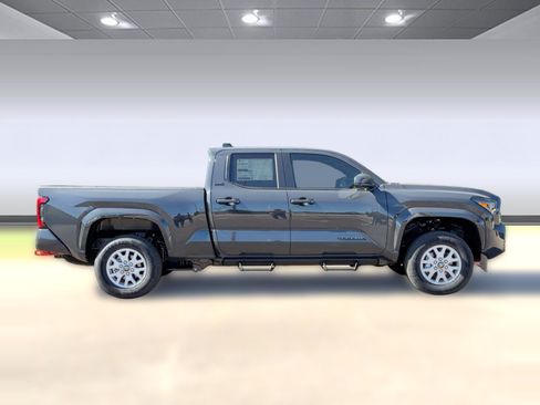 Used 2025 Toyota Tacoma SR5 AWD/4WD image 7