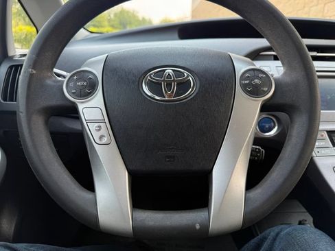 Used 2014 Toyota Prius Two FWD image 9