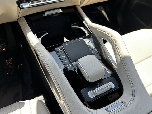 Used 2025 Mercedes-Benz GLS 450 4MATIC image 35