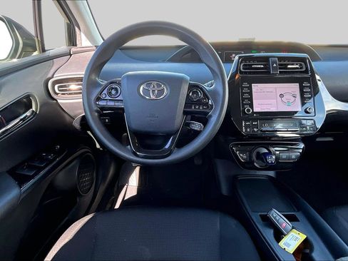 Used 2022 Toyota Prius L Eco image 5