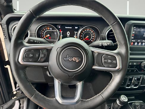 Used 2021 Jeep Gladiator Overland w/ LED Lighting Group AWD/4WD image 19