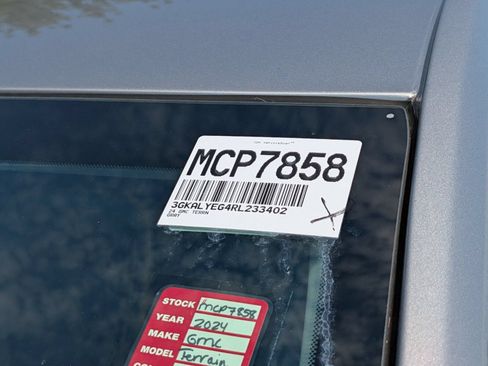 Used 2024 GMC Terrain AT4 w/ LPO, Floor Liner Package AWD/4WD image 39