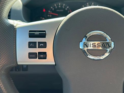 Used 2021 Nissan Frontier SV image 25