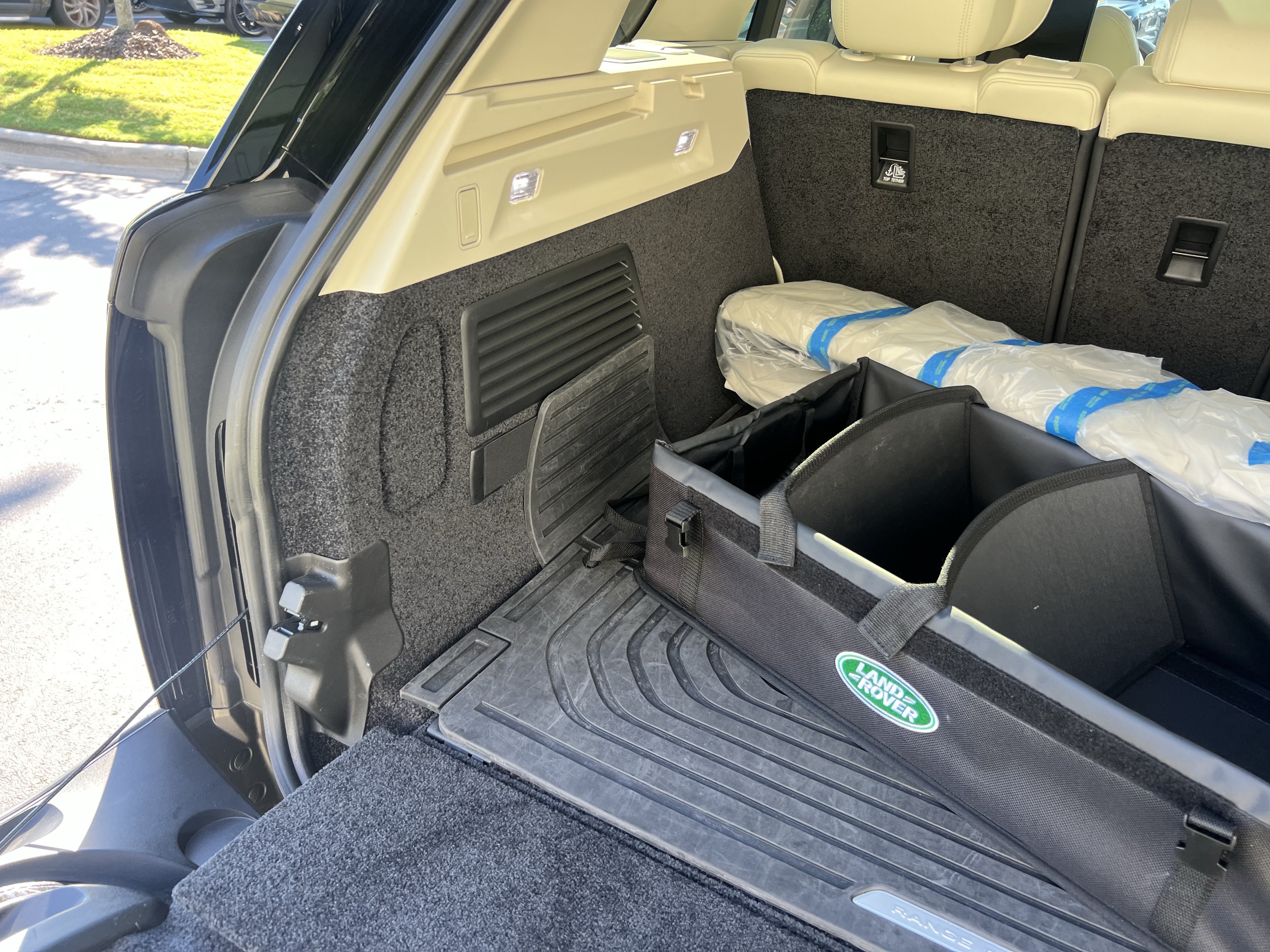 Certified 2024 Land Rover Range Rover Autobiography AWD/4WD image 36