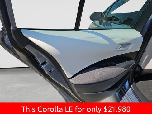 Used 2025 Toyota Corolla LE FWD image 35