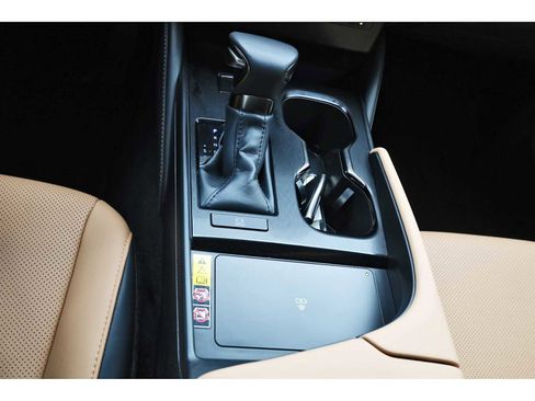 Used 2025 Lexus ES 350 w/ Premium Package image 24