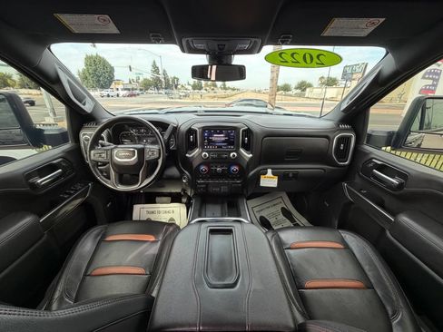 Used 2022 GMC Sierra 2500 AT4 w/ AT4 Preferred Package AWD/4WD image 15