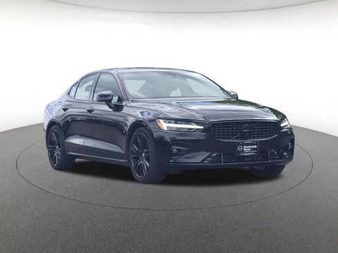 Used 2024 Volvo S60 B5 Plus w/ Climate Package FWD image 3