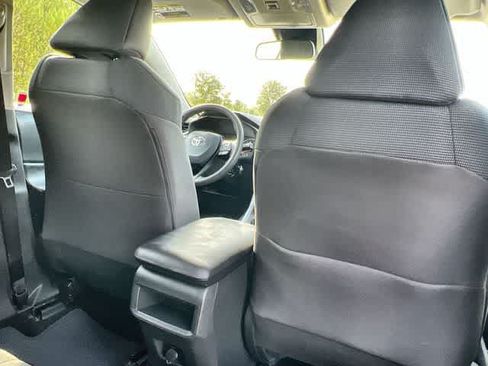 Used 2021 Toyota RAV4 LE w/ Carpet Mat Package (TMS) FWD image 13