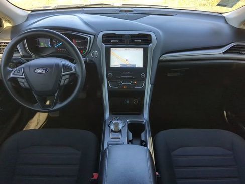 Used 2020 Ford Fusion SE image 17