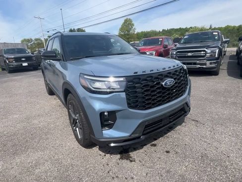 Used 2025 Ford Explorer ST AWD/4WD image 14