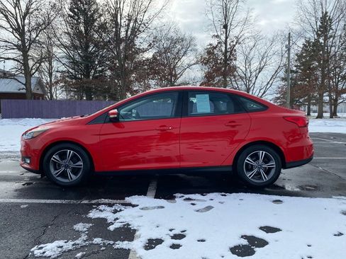 Used 2017 Ford Focus SE image 4