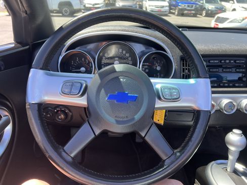 Used 2006 Chevrolet SSR w/ Preferred Equipment Group RWD image 19
