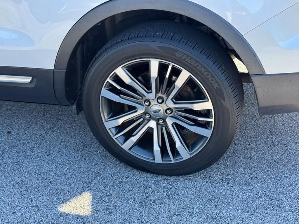 Used 2017 Ford Explorer Platinum AWD/4WD image 7