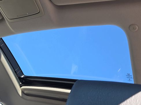 Used 2018 Honda Accord Touring image 16