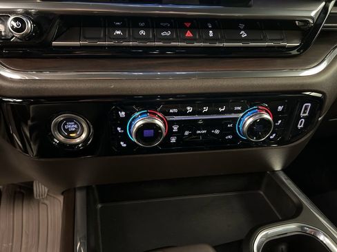 Used 2023 GMC Sierra 1500 SLT image 13