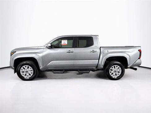 Certified 2024 Toyota Tacoma SR5 image 9