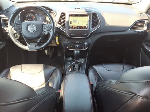 Used 2020 Jeep Cherokee Trailhawk w/ Cold Weather Group AWD/4WD image 12