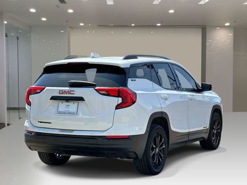 Used 2021 GMC Terrain SLE w/ Driver Convenience Package FWD image 4