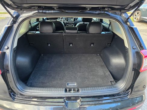 Used 2017 Kia Niro EX image 13