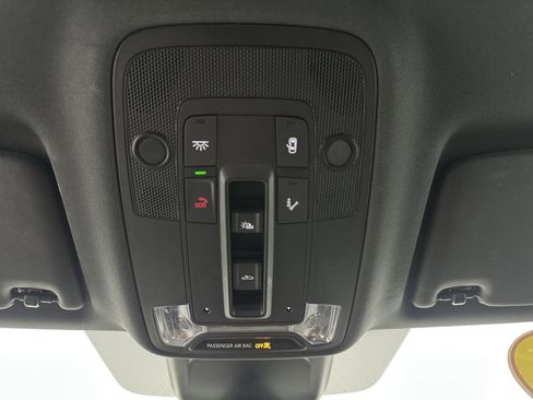 Certified 2025 Audi Q3 2.0T Premium image 30