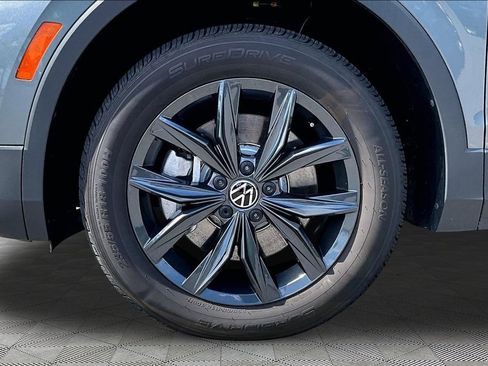 Used 2024 Volkswagen Tiguan SE FWD image 22