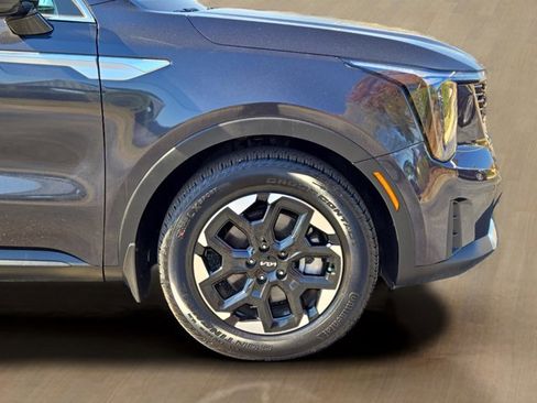 Used 2025 Kia Sorento S w/ Panoramic Sunroof Package image 10