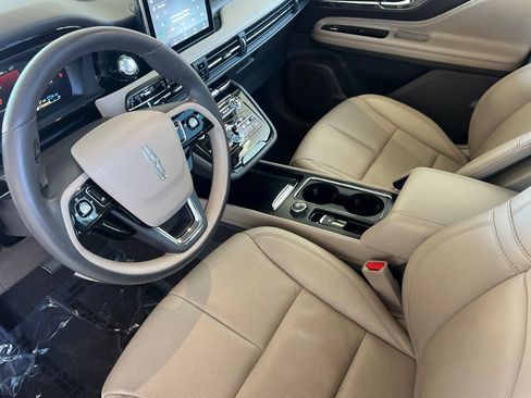 Certified 2022 Lincoln Corsair Grand Touring image 10