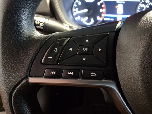 Used 2025 Nissan Sentra SV FWD image 24